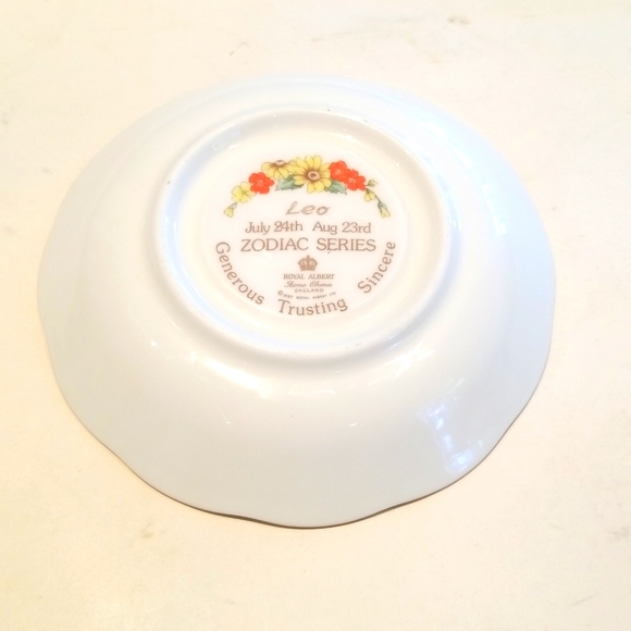 Rare Found:Royal ALBERT BONE China sauce - Picture 3 of 7